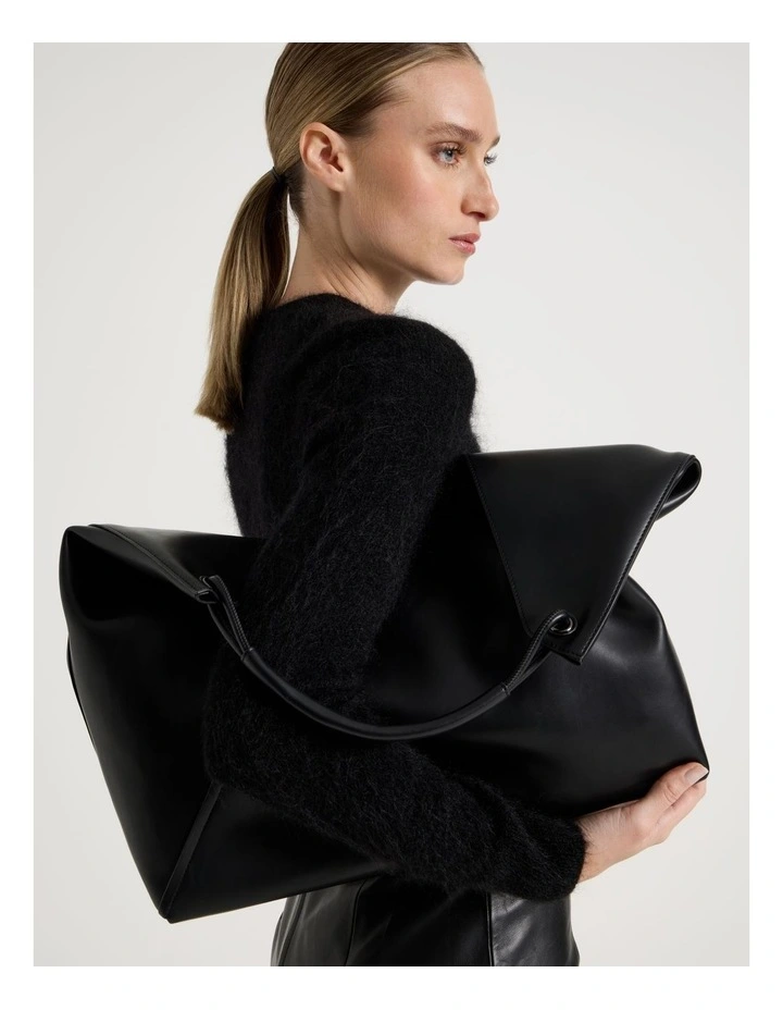 Bree Shoulder Bag in Black image 4