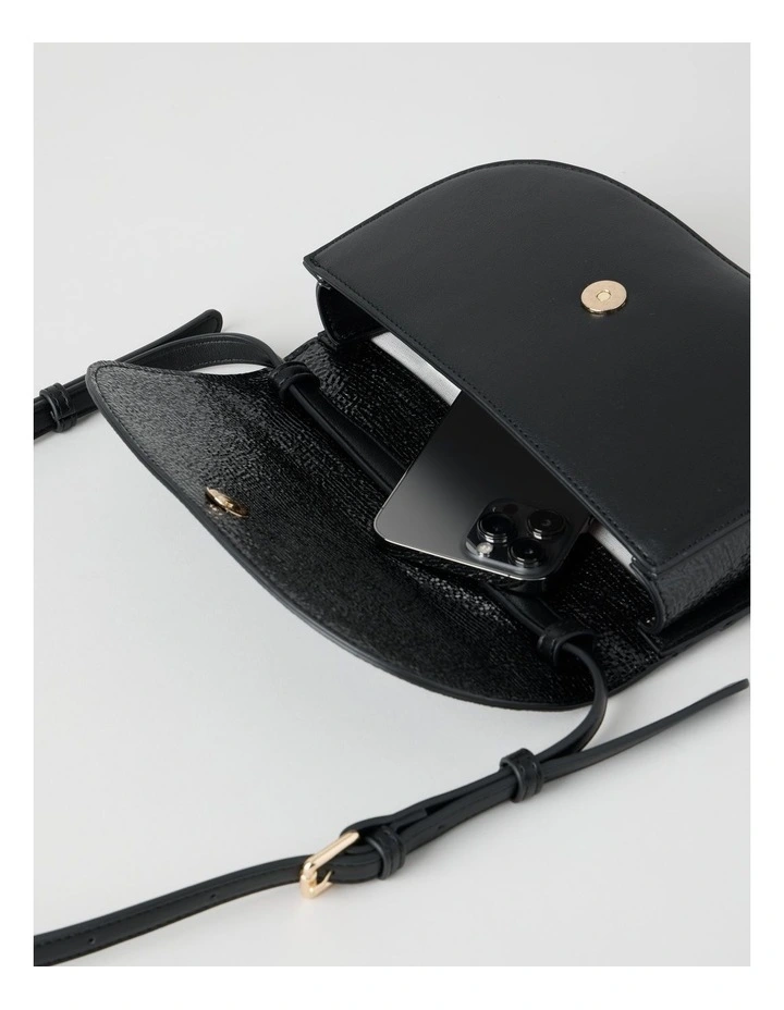Palma Shoulder Bag in Black image 2