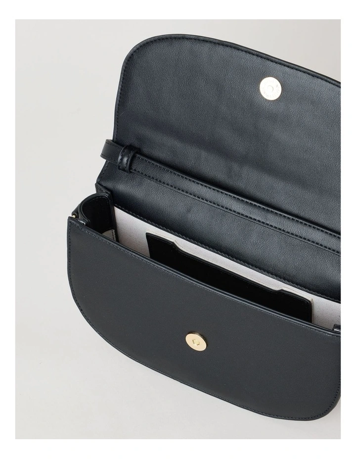 Palma Shoulder Bag in Black image 7