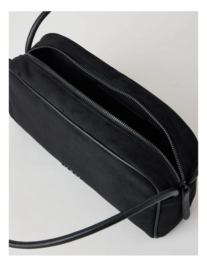 Hamburg Shoulder Bag in Black image 6