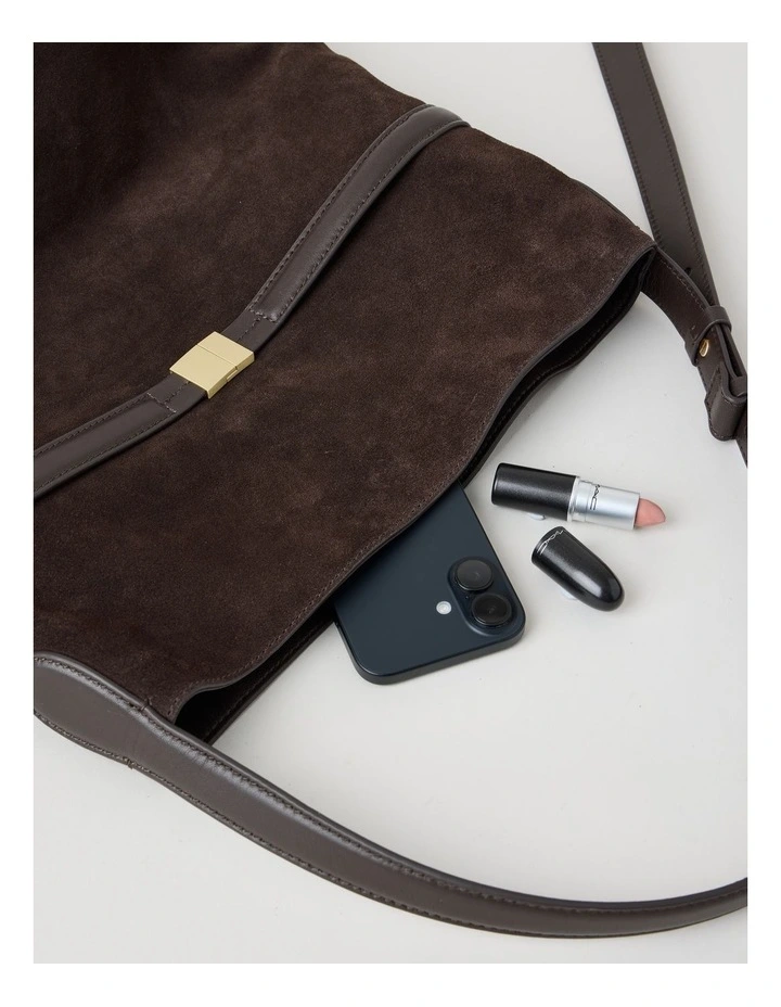 Bambi Shoulder Bag in Chocolate image 7