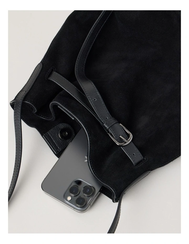Brooklyn Leather Shoulder Bag in Black image 7