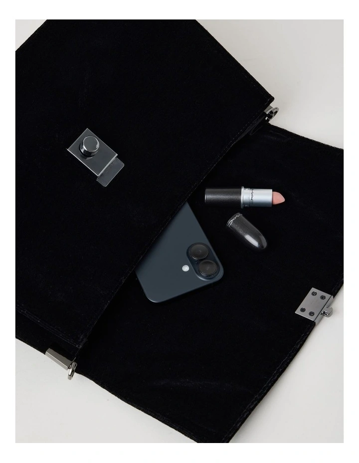Bethany Clutch Bag in Black image 7