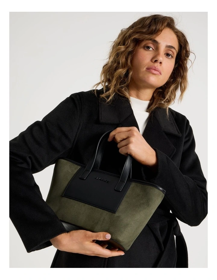 Essen Tote Bag in Olive image 2