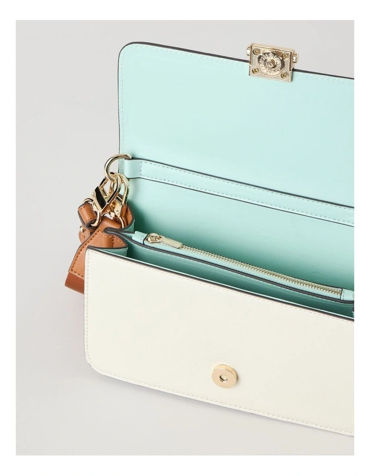 Lyon Shoulder Bag in Mint image 4