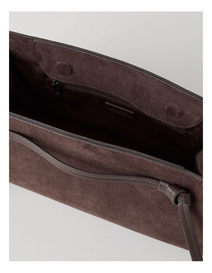 Bobby Clutch Bag in Cocoa image 7