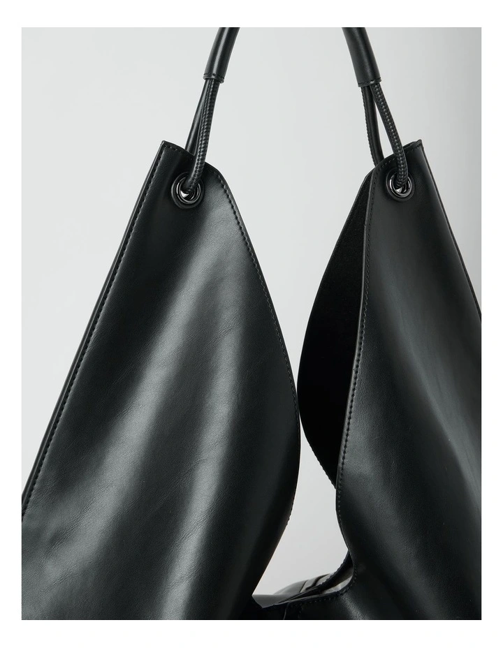 Bree II Shoulder Bag in Black image 6