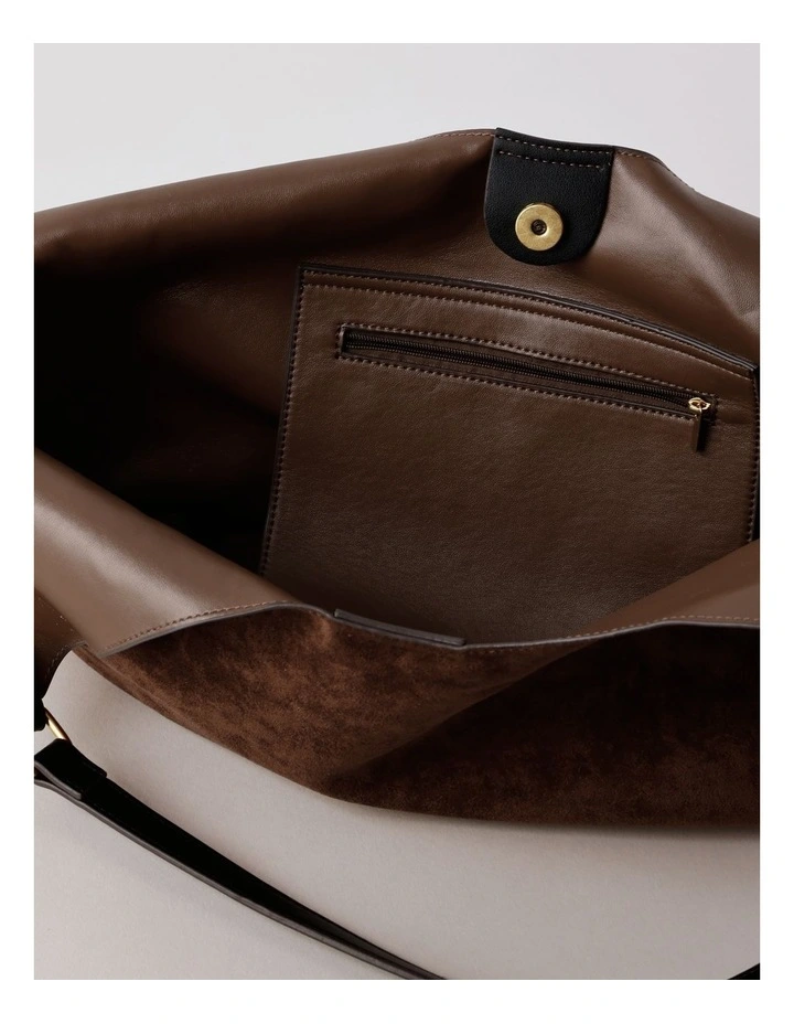 Abilene Tote Bag in Chocolate image 7