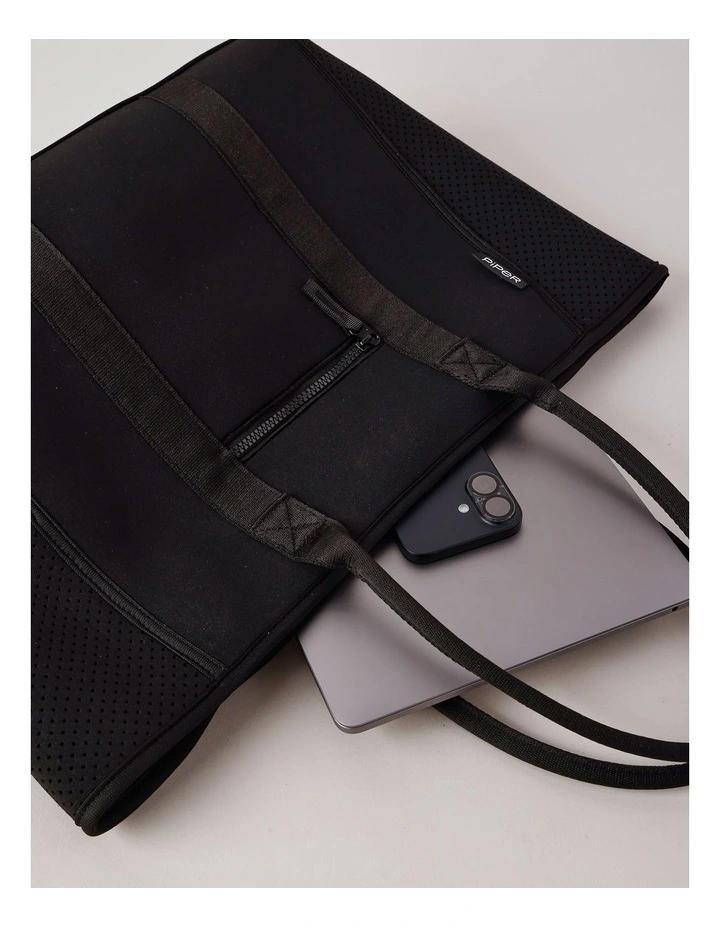Salerno Tote Bag in Black image 7