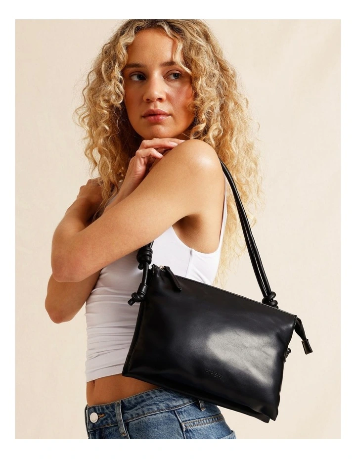Detroit Crossbody Bag in Black image 4