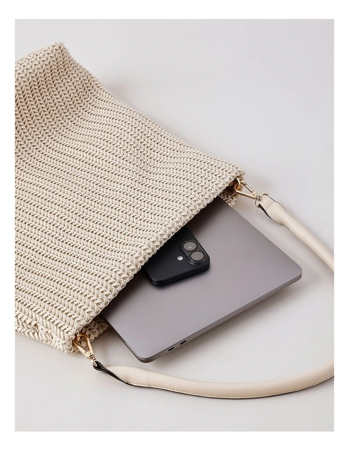 Cleveland Shoulder Bag in White image 5