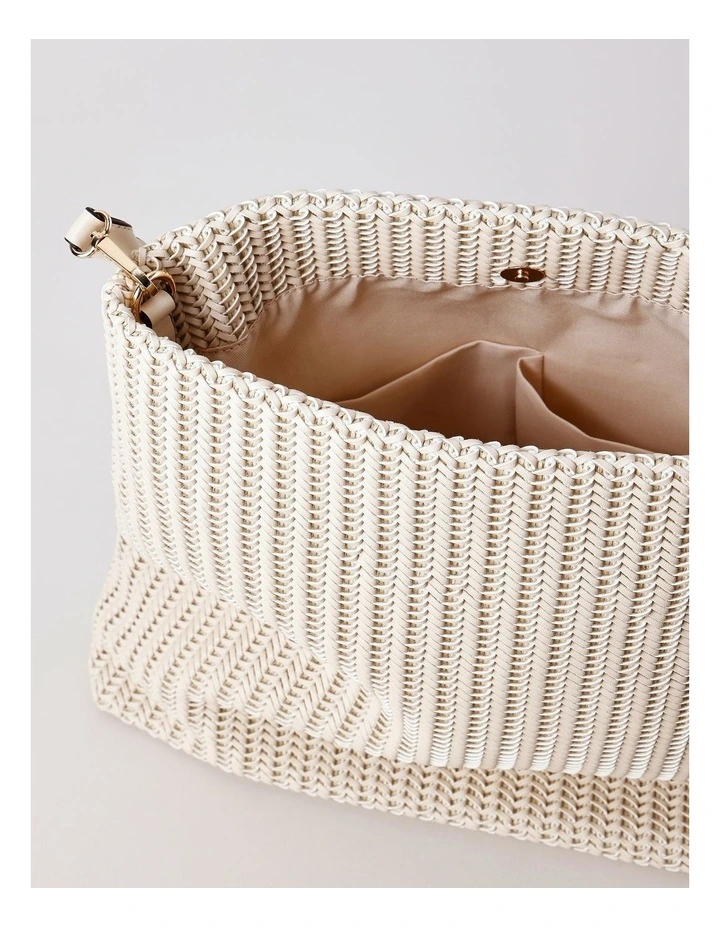 Cleveland Shoulder Bag in White image 7