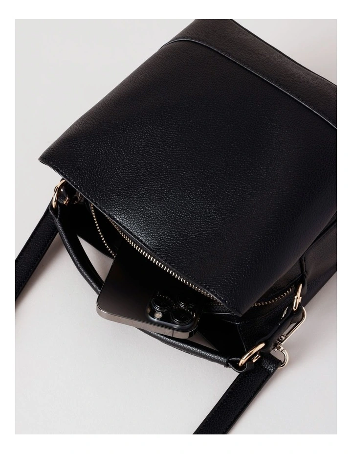 Washington Crossbody Bag in Black image 7