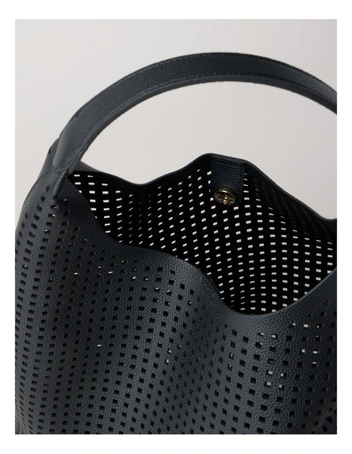 Scottsdale Shoulder Bag in Black image 5