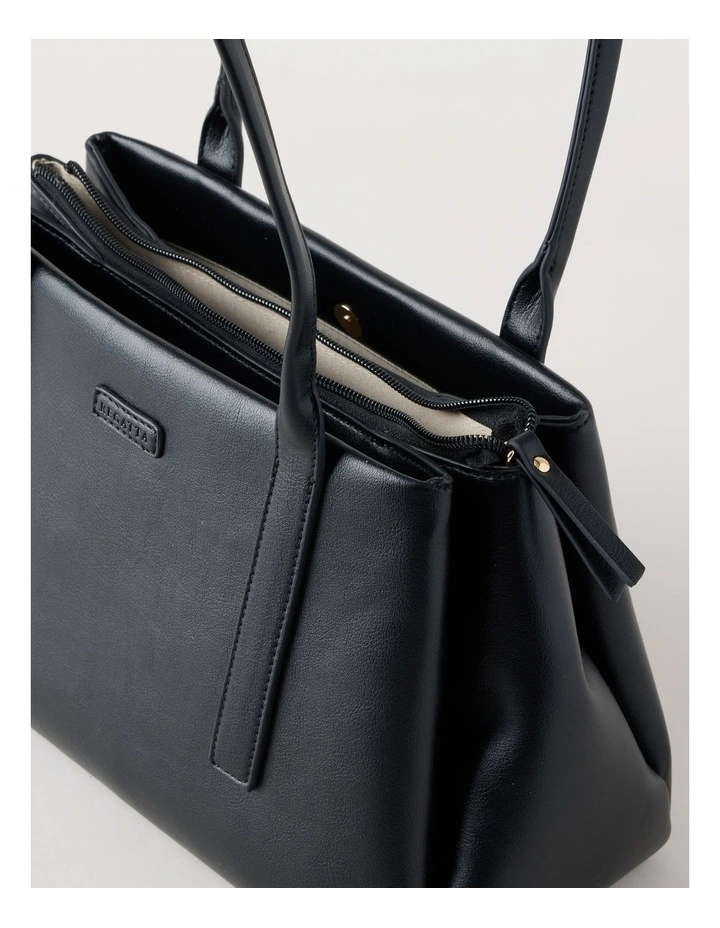 Linda Shoulder Bag in Black image 7