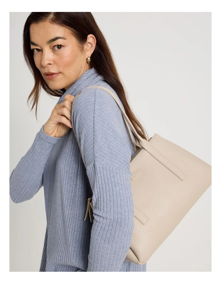 Linda Shoulder Bag in Stone image 2