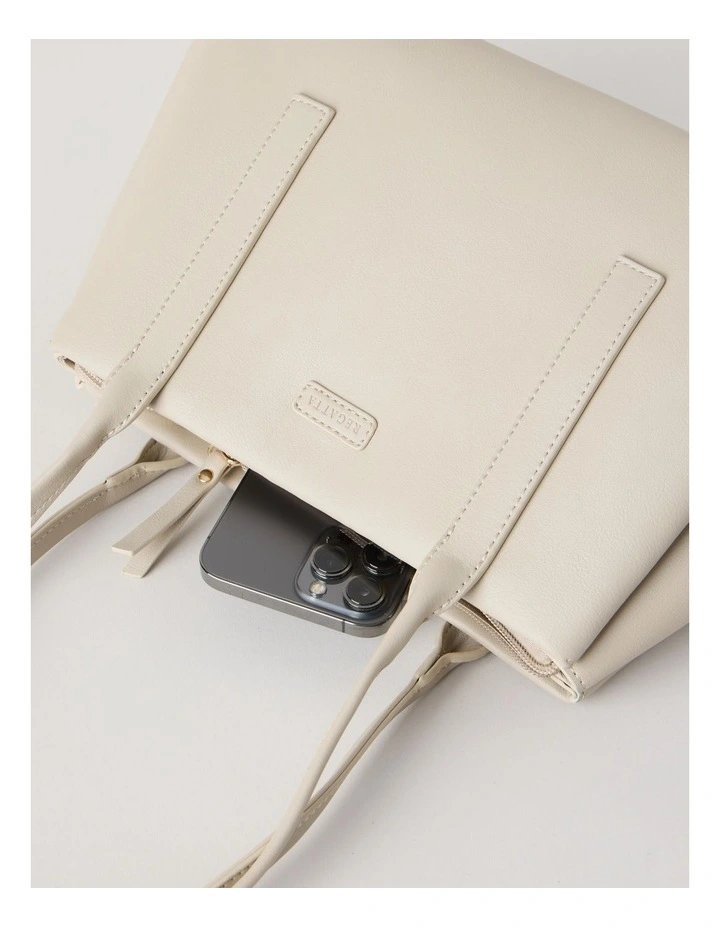 Linda Shoulder Bag in Stone image 3