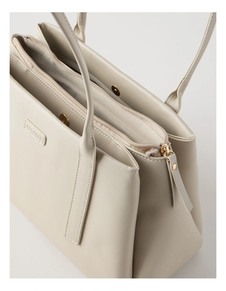 Linda Shoulder Bag in Stone image 7