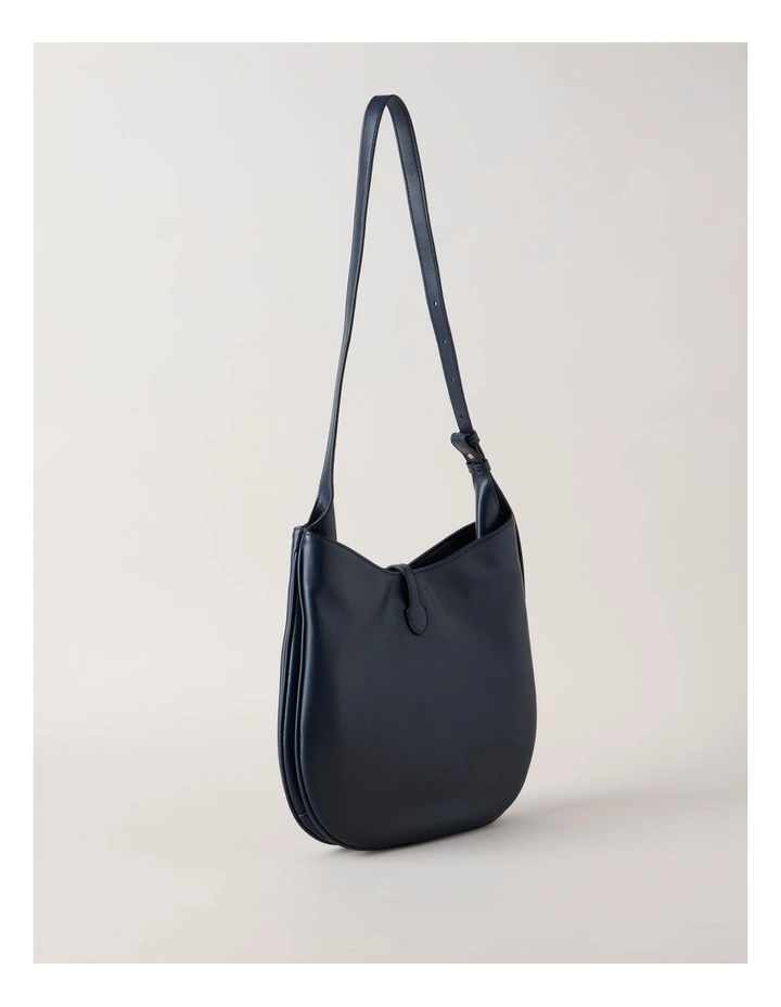 Rye Shoulder Bag in Navy image 5