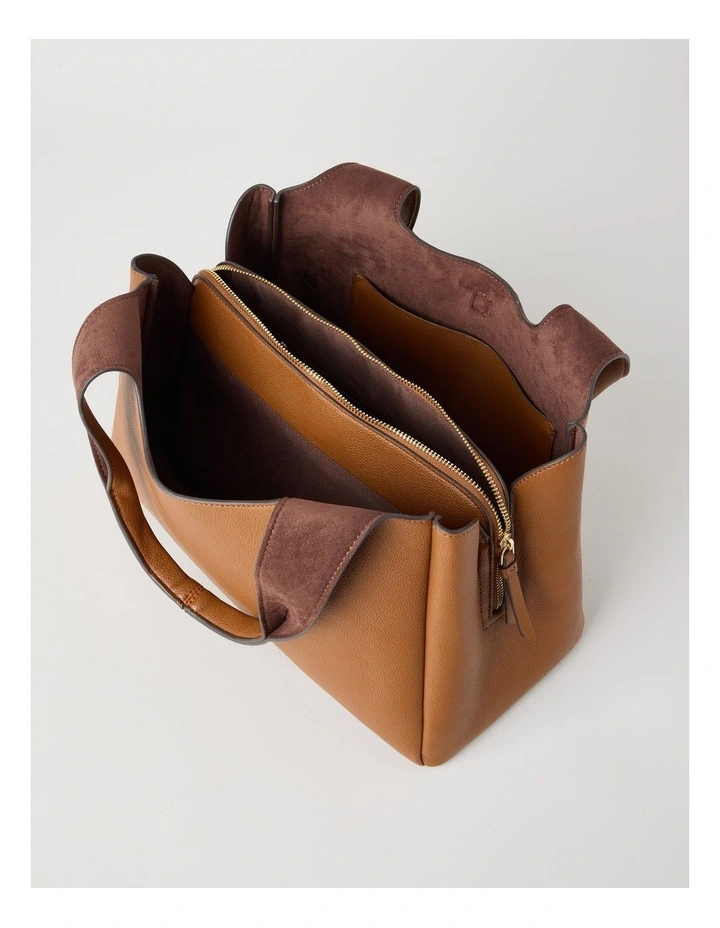 Monaco Shoulder Bag in Tannin image 6