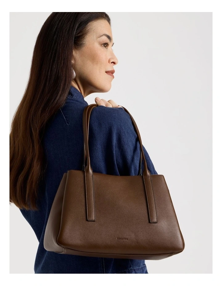 Linda Shoulder Bag in Tan image 2