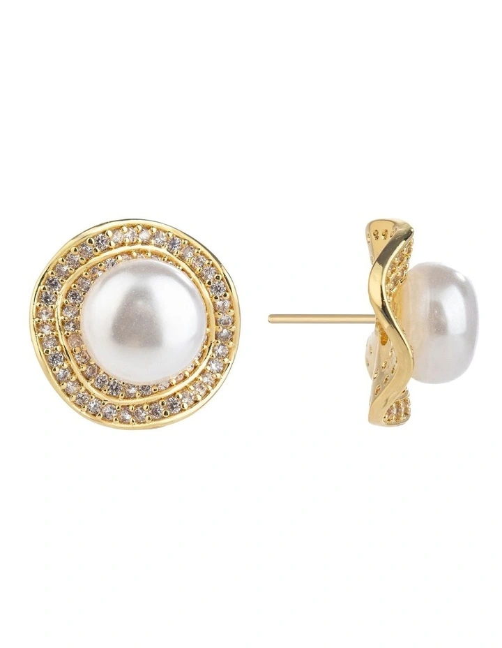 Pearl stud earrings in Gold image 2