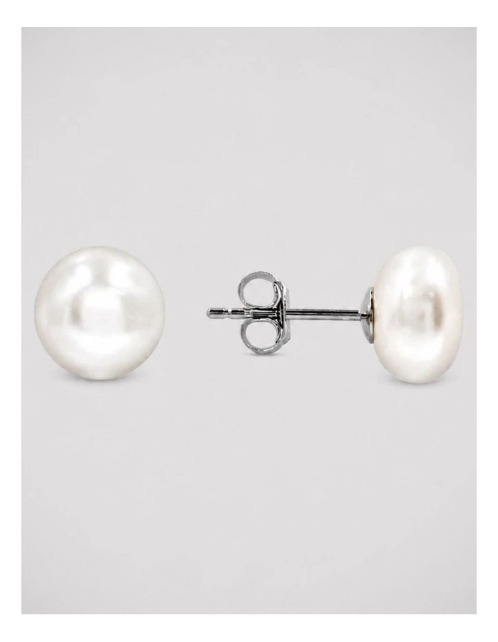 Classic Pearl Studs Extra Large in White image 1