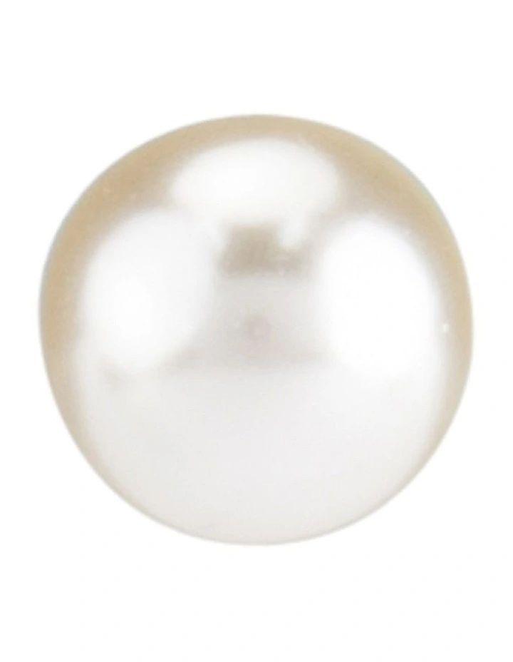 Earrings 8mm in Pearl image 4