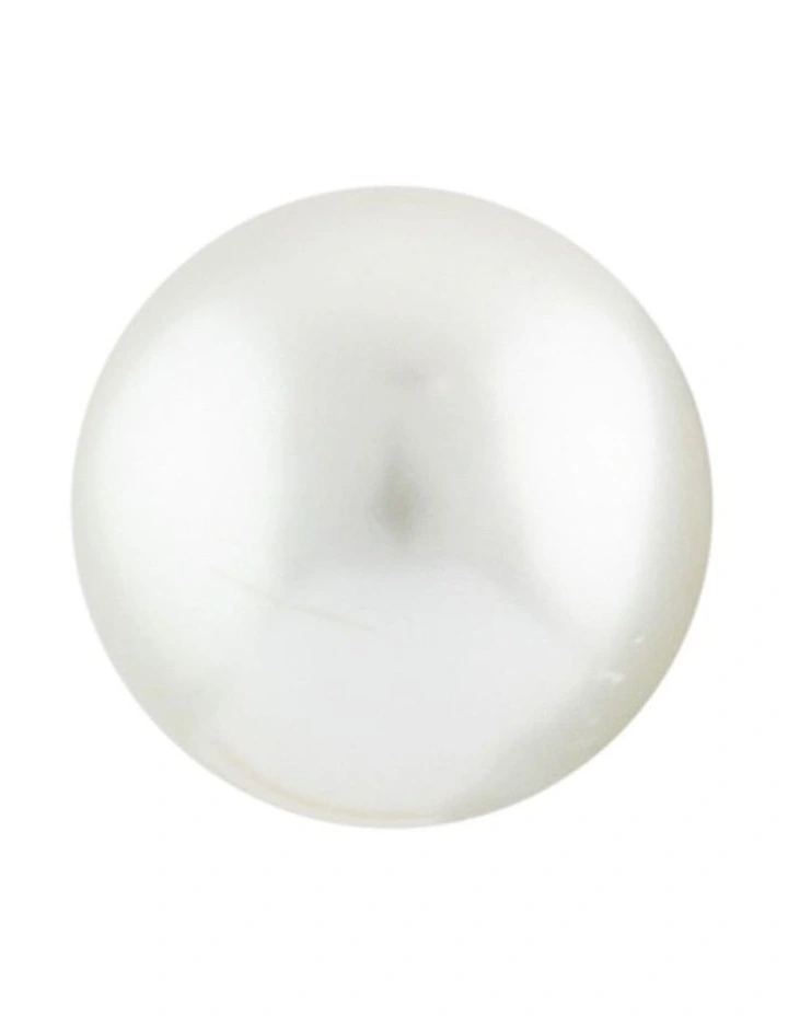 Earrings 10mm in Pearl image 4