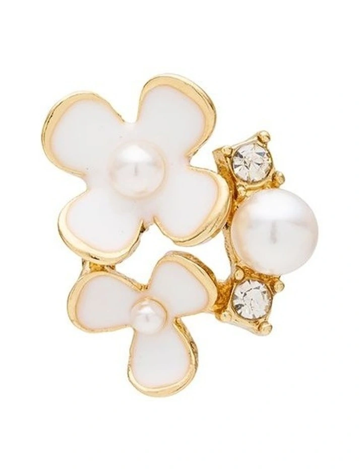 Daisy Pearl Cluster Stud Earrings in Gold image 3