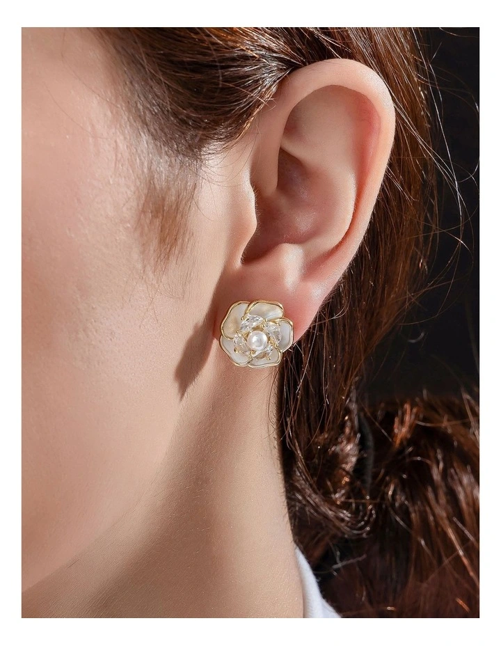 Flower Stud Earrings in Gold image 3