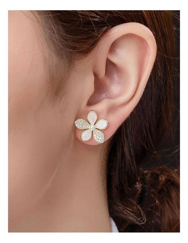 GJED032M - D9aisy Stud Earrings in Gold image 3
