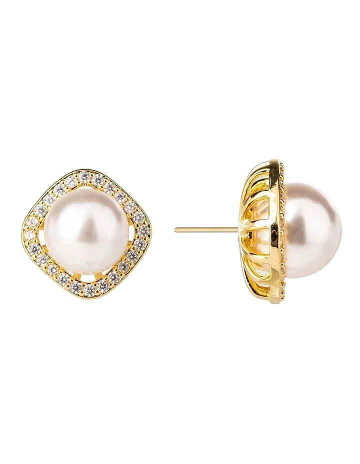 GJED022M - Pearl Stud Earrings in Gold image 2
