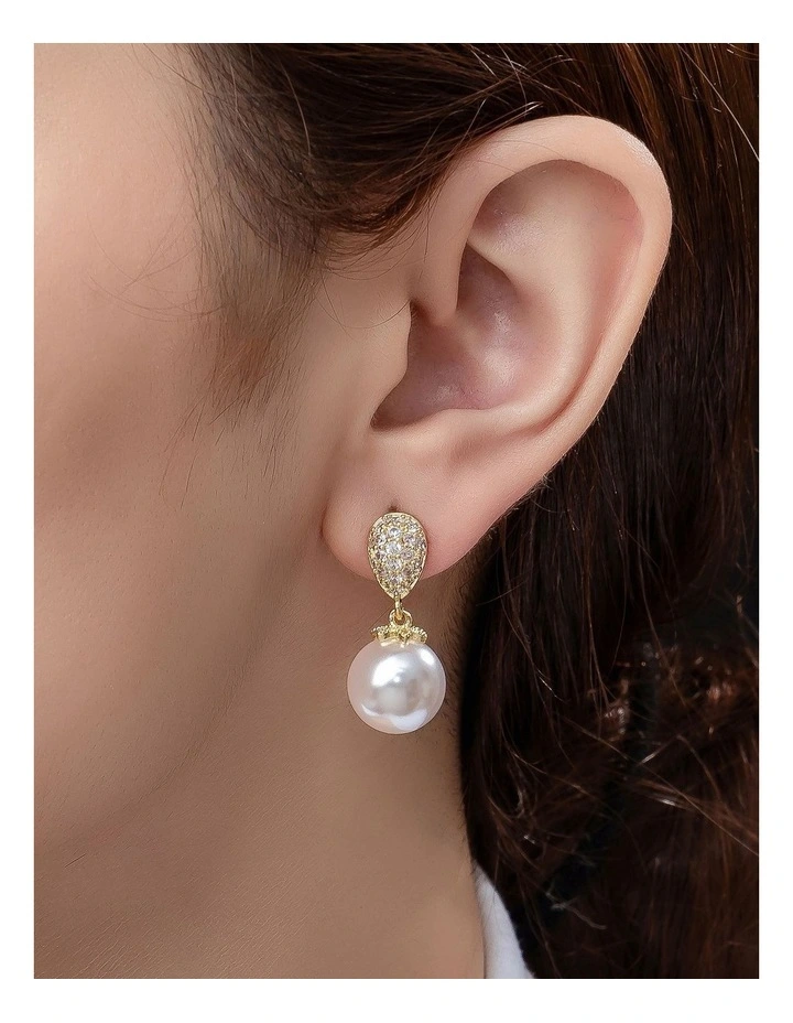 GJED009M - Pearl Drop Earrings in Gold image 3