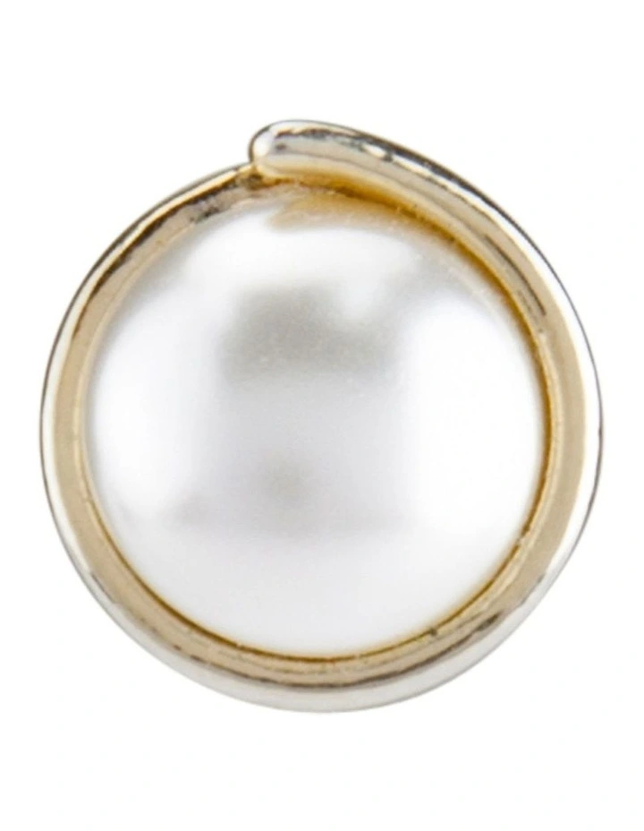 Clip Earrings in Silver/Pearl image 4