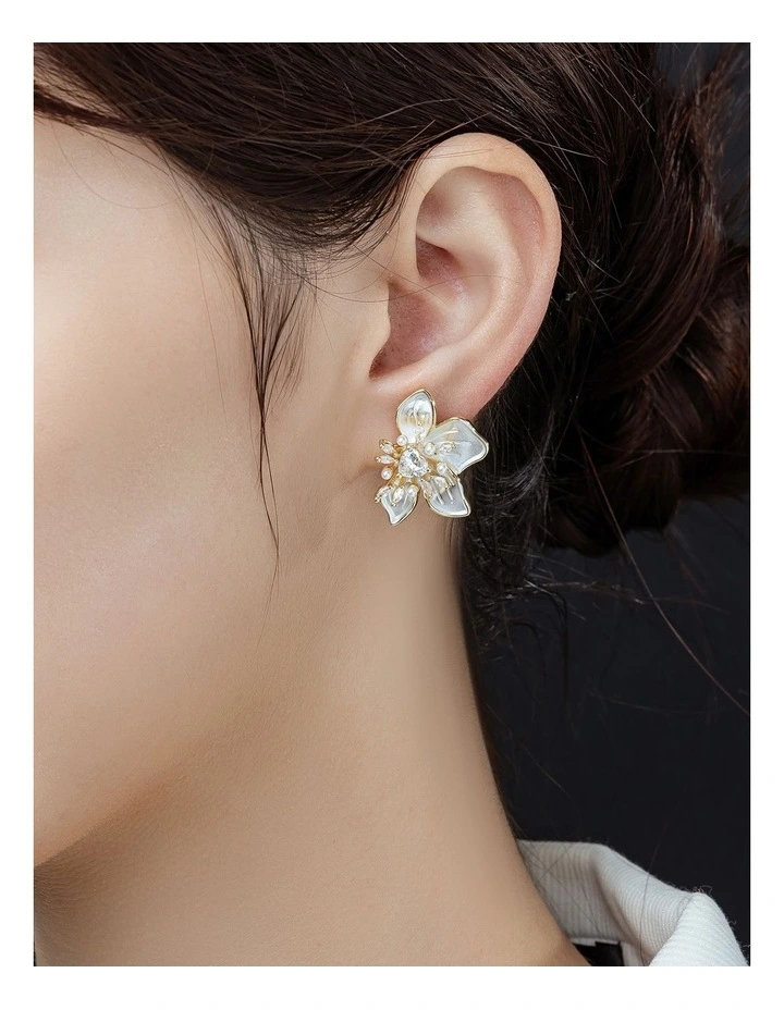 Enamel Look Fower Earrings With Micro Pearls GJEC084M in Gold image 3