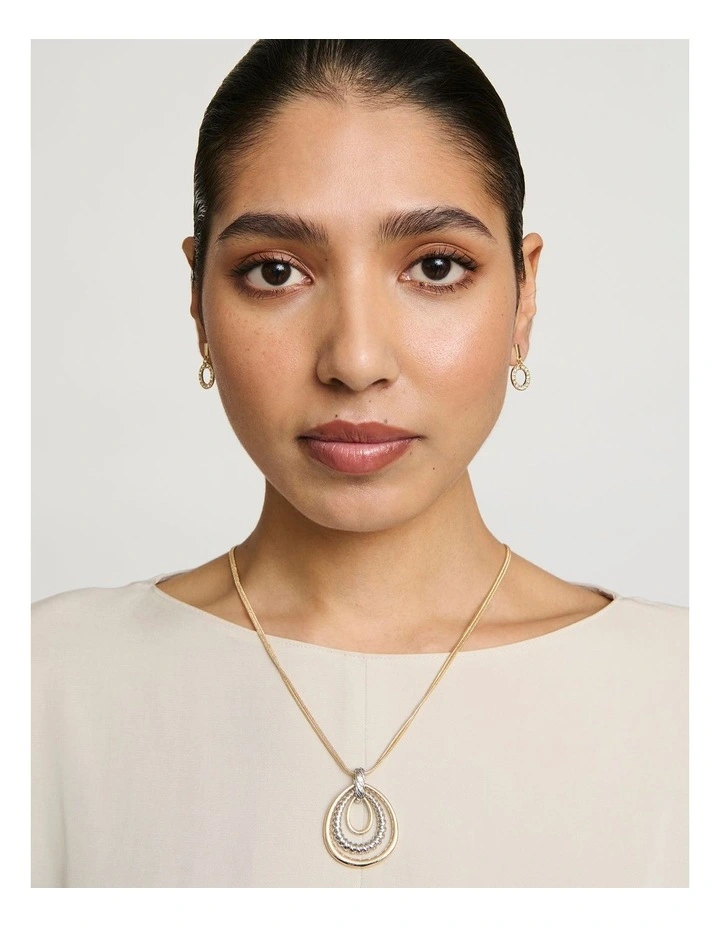 Twisted Teardrop Pendant Necklace in Multi image 3