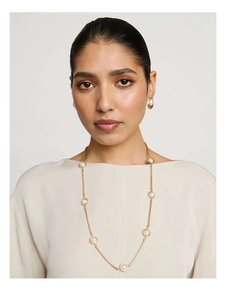 Saturn Pearl Station Necklace in Gold image 2