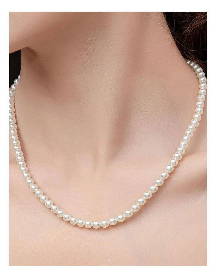 Pearl Necklace image 3