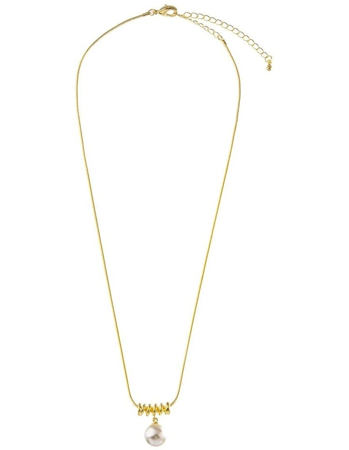 Snake Chain With Faux Pearl in Gold image 1