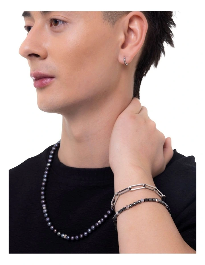 Statement Pearl Necklace in Black image 2