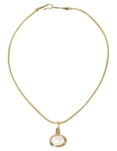 Bezel Pearl Necklace in Gold