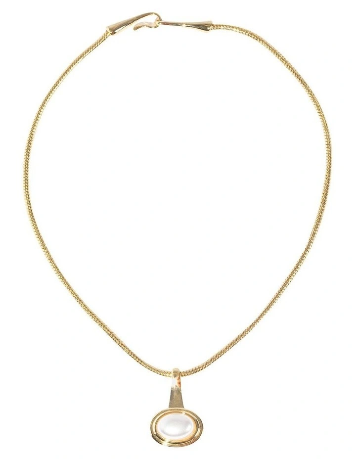 Bezel Pearl Necklace in Gold image 1