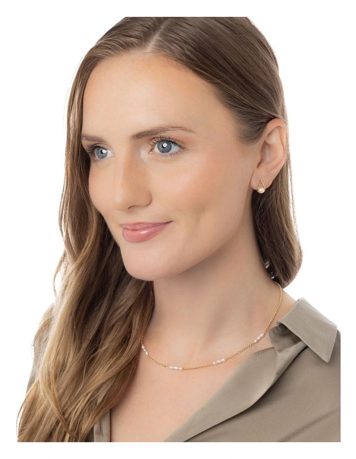 Dainty Pearl Trio Chain Necklace in Gold image 3