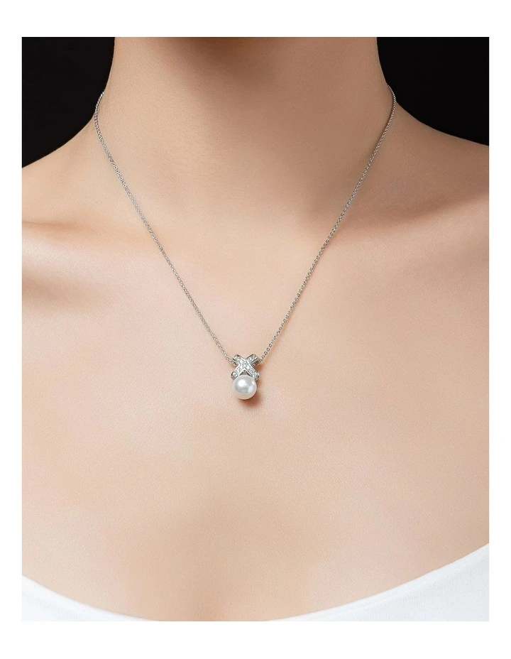 Chain Necklace With Cz Cross And Pearl Gjne004M in Silver image 3