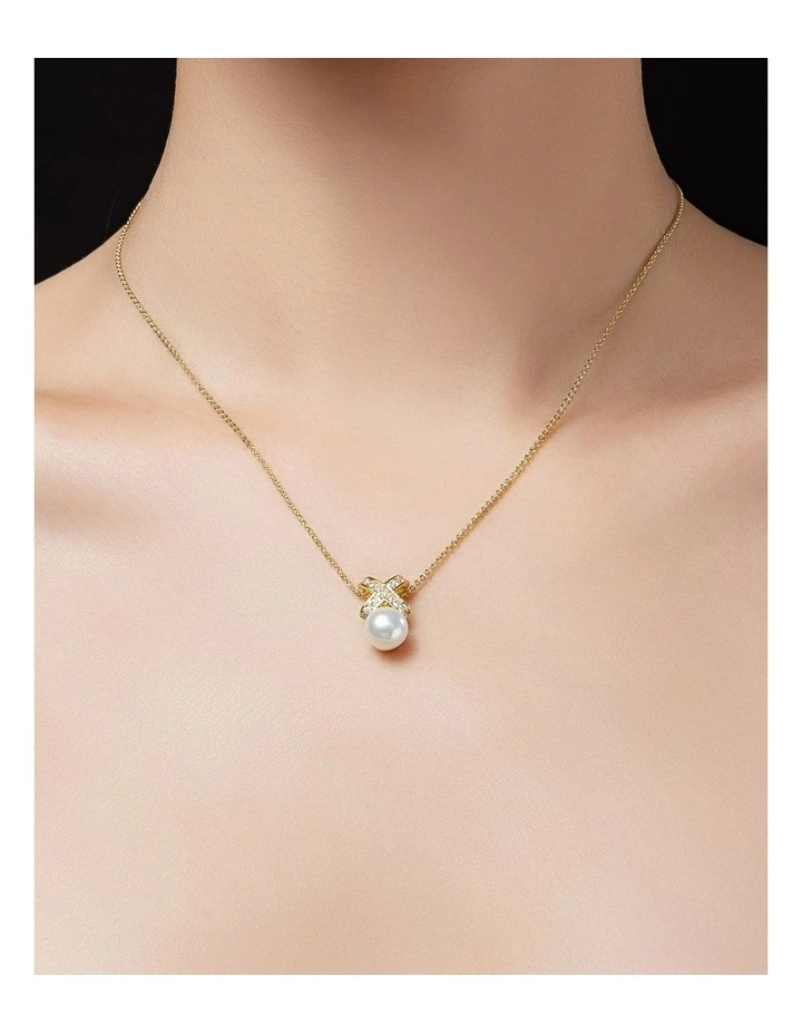 Gjne004M - Chain Necklace With Cz Cross And Pearl in Gold image 3
