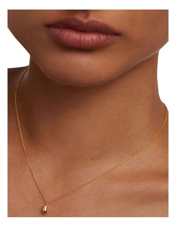 Drop Necklace in Gold image 2