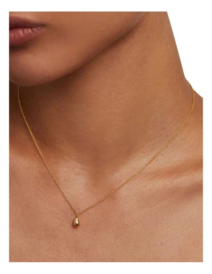 Drop Necklace in Gold image 4