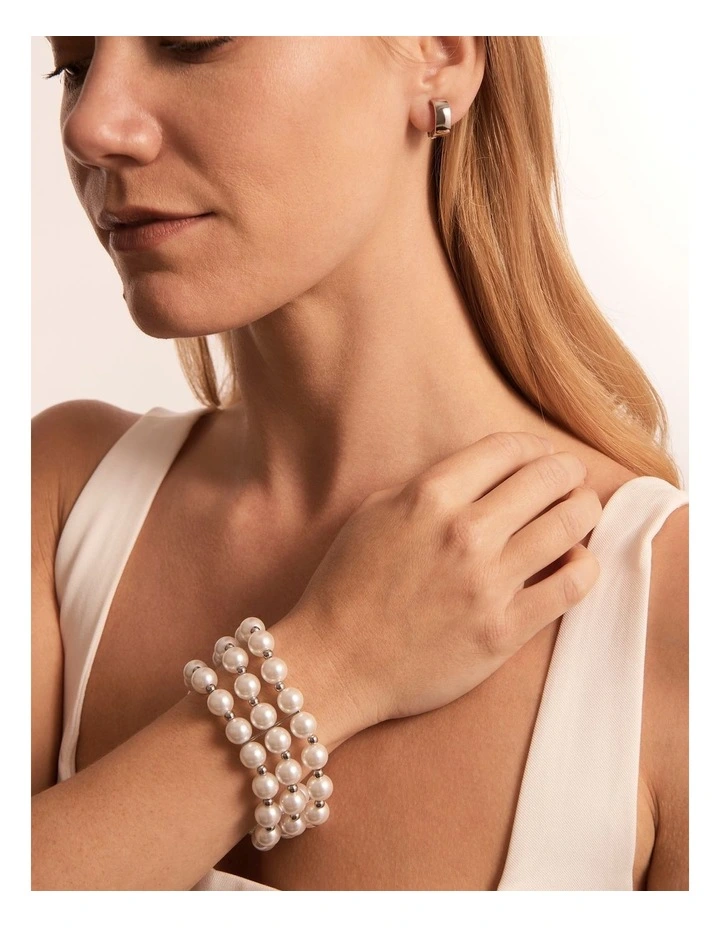 3 Row Pearl Bracelet in Ivory image 4