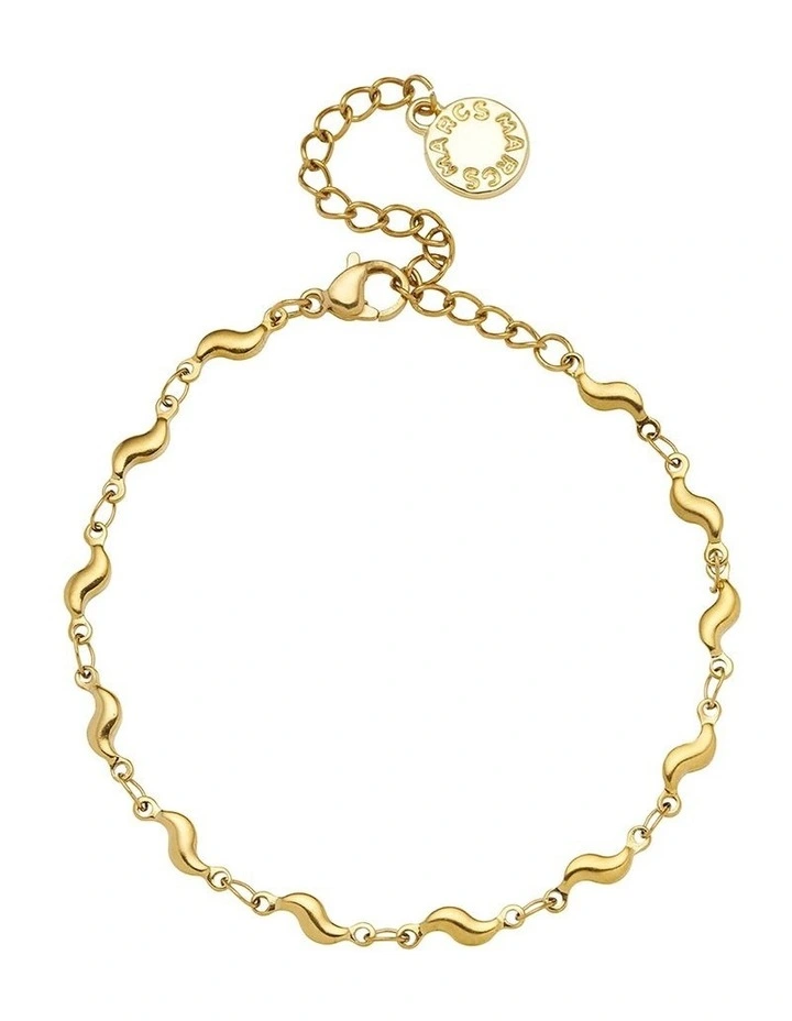 Twist Link Bracelet in Gold image 1